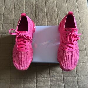 Nike Women's Pink Sneakers
